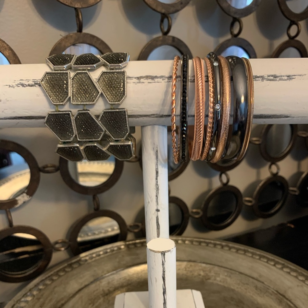 Cluster bracelet sets